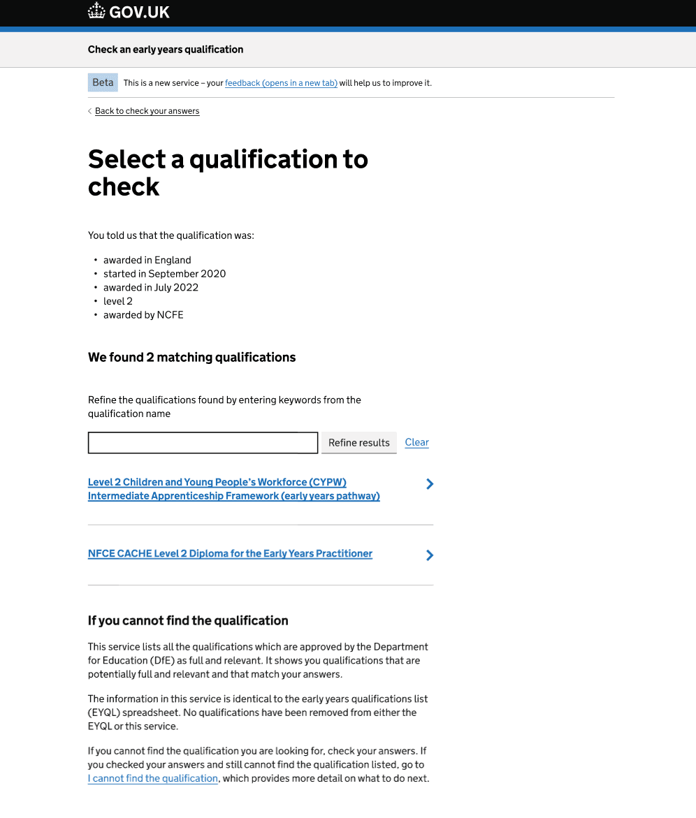GOV.UK Check an early years qualification: экран выбора квалификации после ответов на вопросы; сверху перечислены выбранные условия и показаны два совпадения